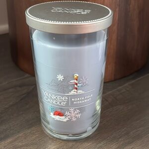 Yankee Candle North Pole Hideaway,winter snow,artic mint,white musk,Amber,1 wick